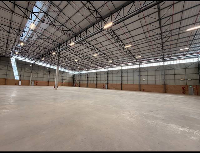 3,107M² WAREHOUSE TO LET IN AIRPORT PARK